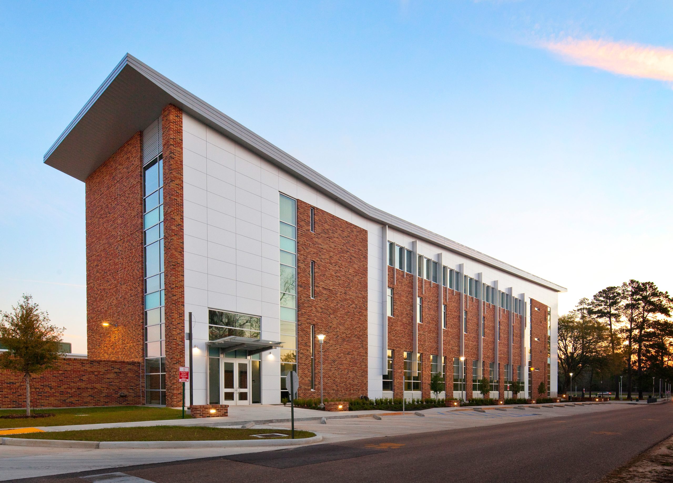 southeastern-louisiana-university-science-and-technology-building